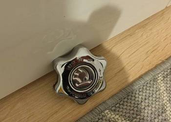 ŁADNY KOREK CHŁODNICY CHROM SKODA 120 GLS 105 120L 110r S100 110L RAPID