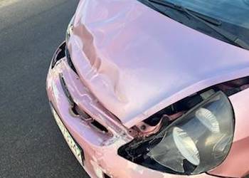 Honda jazz 1,4  sprzedam uszkodzony