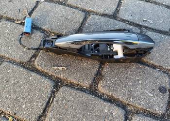 Sprzedam klamkę drzwi prawe przód ds7 oraz pozostałe części znajdujące sie