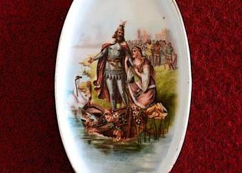 Mała ozdobna paterka porcelanowa .