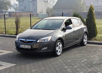 Opel Astra 1.4T Benzyna Turbo dobrze wyposażona lakier w orginale