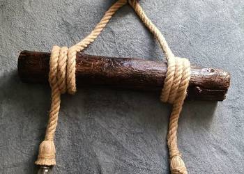 Lampa wisząca z rustykalnej belki