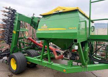 Siewnik zbożowy John Deere 740A