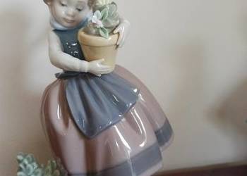 Figurka dziewczynki z doniczką. Lladro. Projekt J.Puche