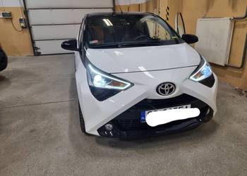 Toyota aygo SELECTION piano black DAB+ , klimatronik, zimowe koła