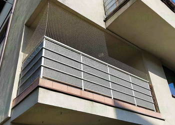Montowanie siatek ochronnych przeciw ptakom Warszawa siatka na balkon