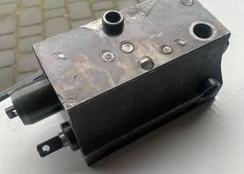 Rozdzielacz hydrauliczny ursus c360