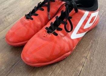 Buty halówki Umbro 38,5 buty do piłki nożnej