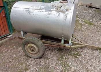 Sprzedam beczkę na wodę 1000l