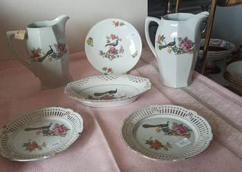 Dzbanek z pawiem, biała porcelana. Bez sygnatury. O poj.100