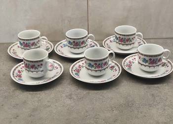 Chińskie porcelanowe filiżanki ze spodkami