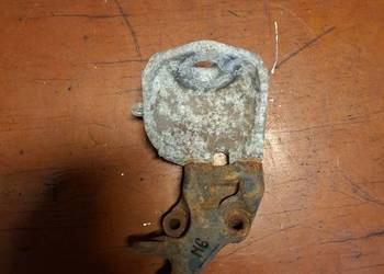 Łapa mocowanie silnika prawe Mazda 6 GG GY 2.0 CITD diesel RF7J RF5C