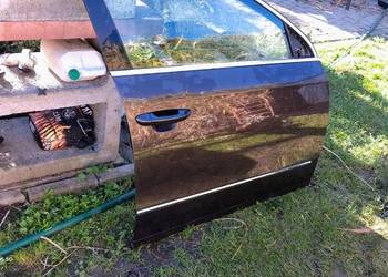 Drzwi przednie prawe Passat B6 kod LC8Z