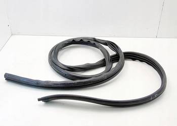 Uszczelka wnęki drzwi lewy tył Nissan Almera Tino 2002