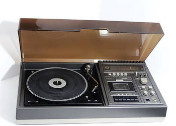 Zestaw audio Universum VTCF 891 – gramofon, magnetofon kasetowy i radio w j