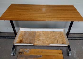 Stół warsztatowy na kółkach