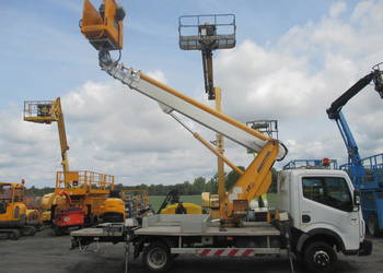 Podnośnik koszowy Multitel MT202DS na samochodzie Renault Maxity