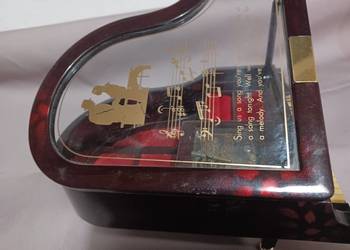 Pozytywka fortepian Kings. Sprawna, piękna muzyka Pozytywka fortepian Kings. Sprawna, piękna muzyka