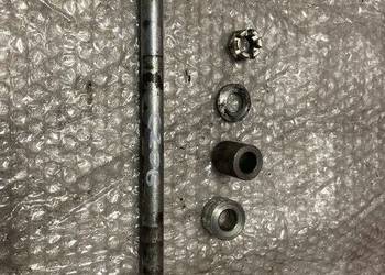 Honda Kawasaki Yamaha suzuki oś ośka koła C206