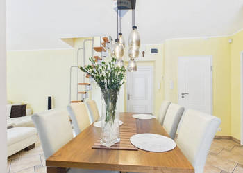 Przestronne dwupoziomowe mieszkanie blisko Centrum