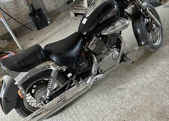 SUZUKI INTRUDER LC 125cc 2004