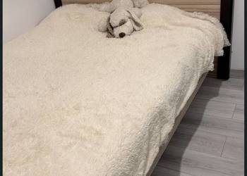 Łóżko drewniane 160x200 z 2 szafkami nocnymi ze stelażem z materacem