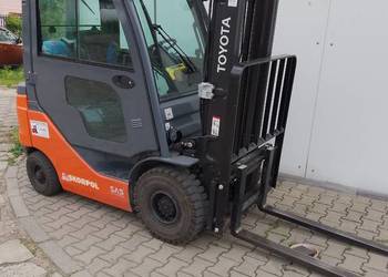 Wózek widłowy TOYOTA 02-8FGF18