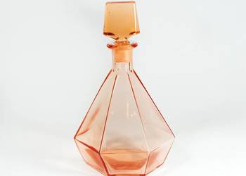 karafka z lat 30. XX wieku, wyprodukowaną w Czechosłowacji.