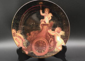 Dekoracyjny talerz Kromer, przedstawia motyw aniołków