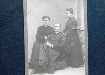 Stara fotografia - księża z kaliskiej parafii. W. Boretti Kalisz, pocz. XXw