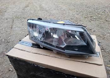 Reflektor prawy przedni skoda octavia 3 2015