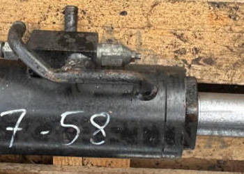 JCB 527-58 52758 527 58 Siłownik Wychyłu Łyżki