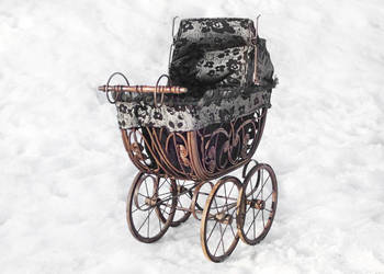 Wózek - dekoracja, retro zabawka