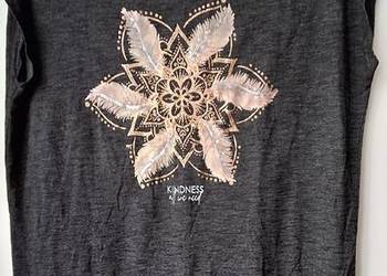 T-shirt z miękkiego materiału z domieszką wiskozy