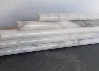 Wałek marmurowy ozdobny ścienny Bianco Calacatta polerowany