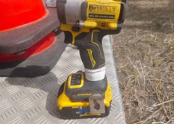 Klucz udarowy dewalt DCF922