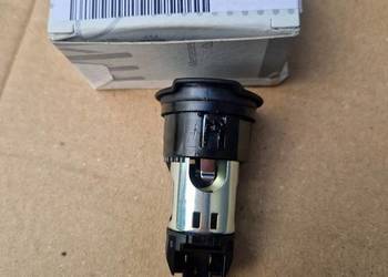 Gniazdo zapalniczki Mercedes 0008204805