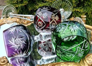 Piękne kieliszki kryształowe do wina