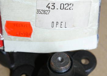 Sworzeń wahacza przód P (dolny) (18mm) OPEL OMEGA A, SENATOR