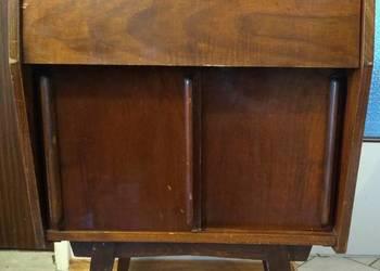 Ciekawa szafka na gramofon / tv / RTV