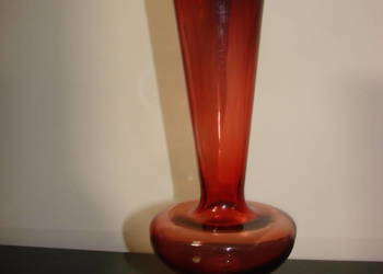 szklany czerwony wazon szklany czerwony wazon