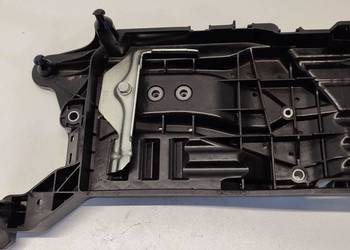 VW TAYRON PODSTAWA AKUMULATORA 5R3915331A