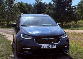 Chrysler Pacifica Touring 2022 3.6 V6 8 osób Kamery 360° Bogata wersja