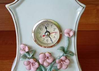 Zegar porcelanowy z czasów PRL z Chodzieży.
