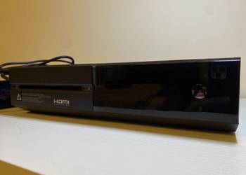 Xbox One 500GB + Pad + 2 Gry (FIFA 18, Call of Duty)