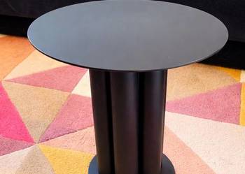 ⸻  Nowoczesny stolik kawowy / pomocniczy – metalowy, loft,