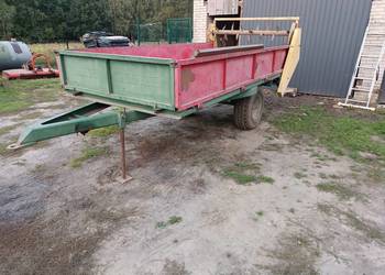 rozrzutnik 2.5 t przyczepa