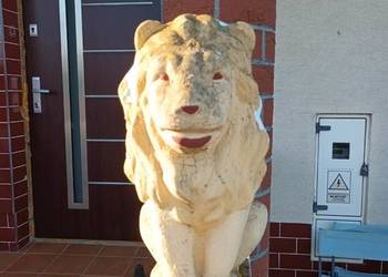 Stylowa Figura Ogrodowa LEW 40 cm Biały klasyk