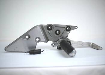 Suzuki GSF 600 Bandit (`95 - `99) - prawy set, podnóżek