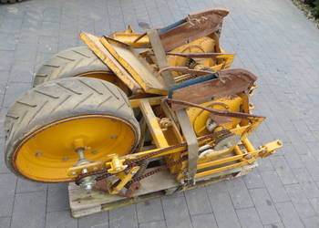 Sekcja wysiewająca siewnika do kukurydzy Kleine